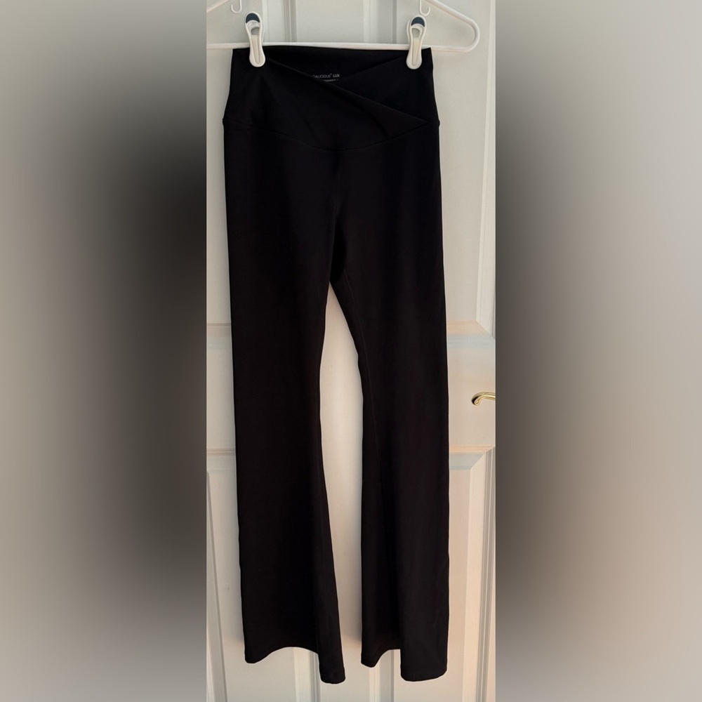 Yogalicious Lux Willow Crossover Flare Pants Black Size Medium